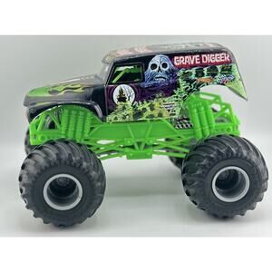 GRAVE DIGGER SPIN MASTER Hotwheels Monster Jam Truck Big 1:24 Green Black Tires